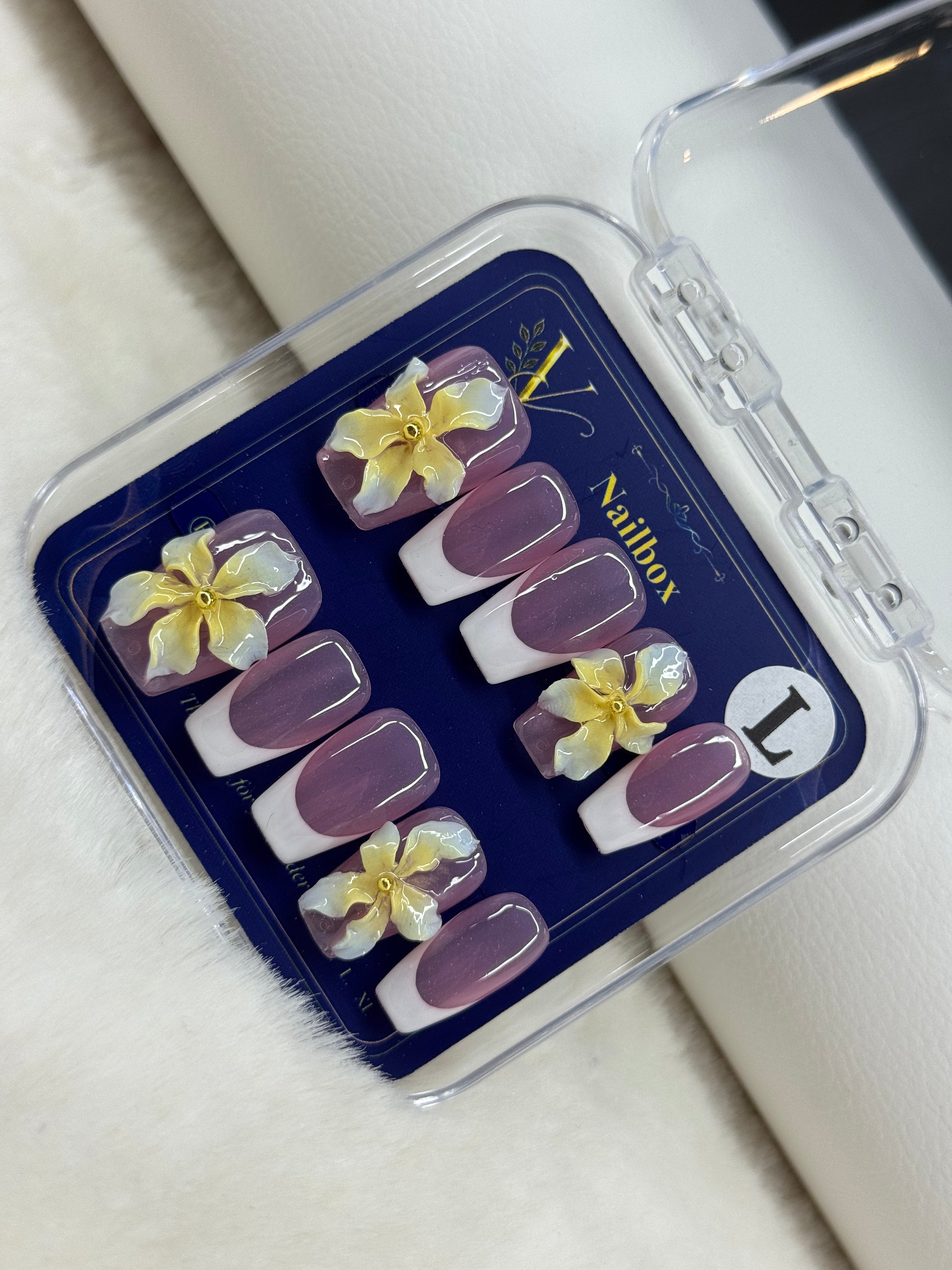 Short Square Press Ons